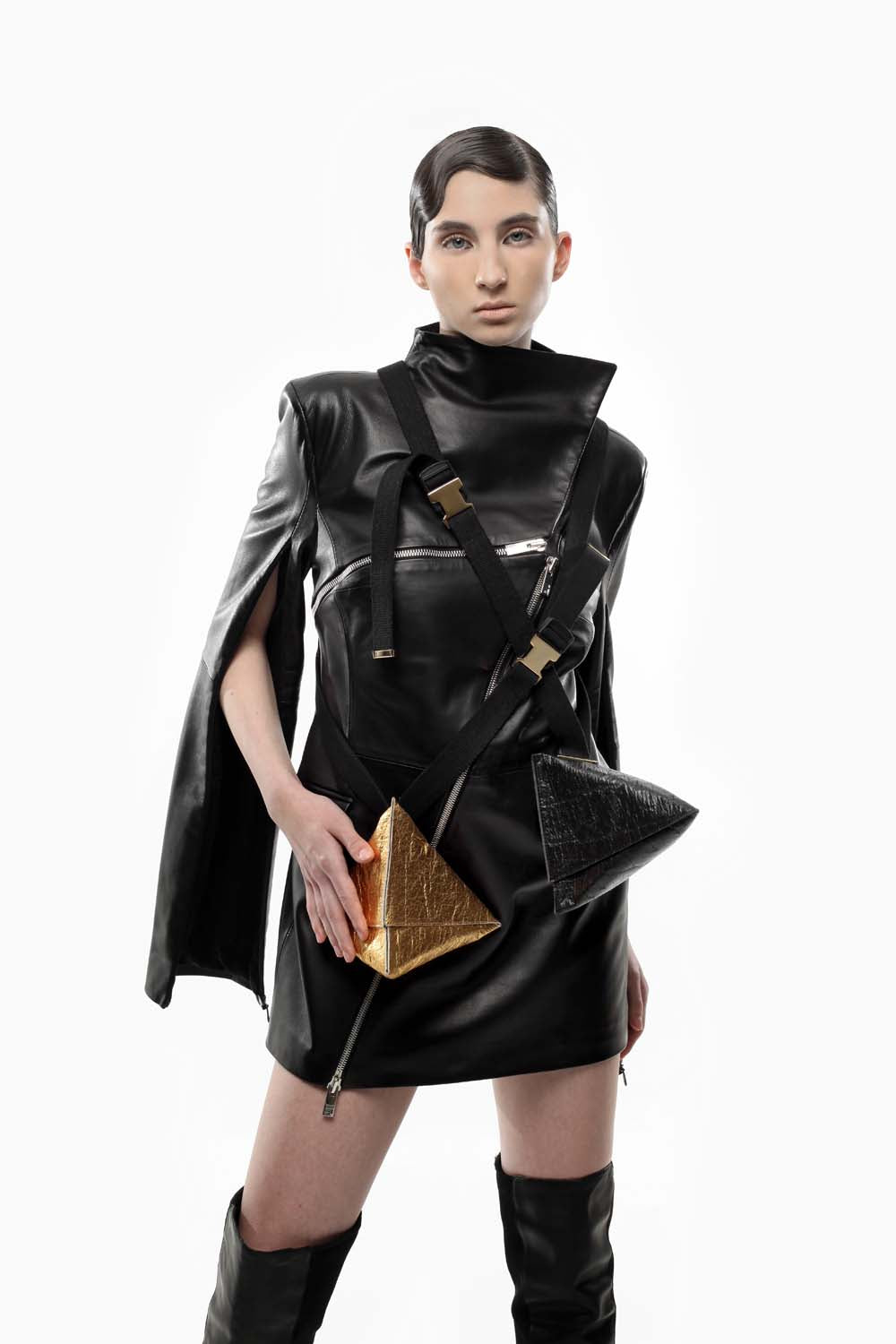 BLACK PYRAMID SHELL BAG