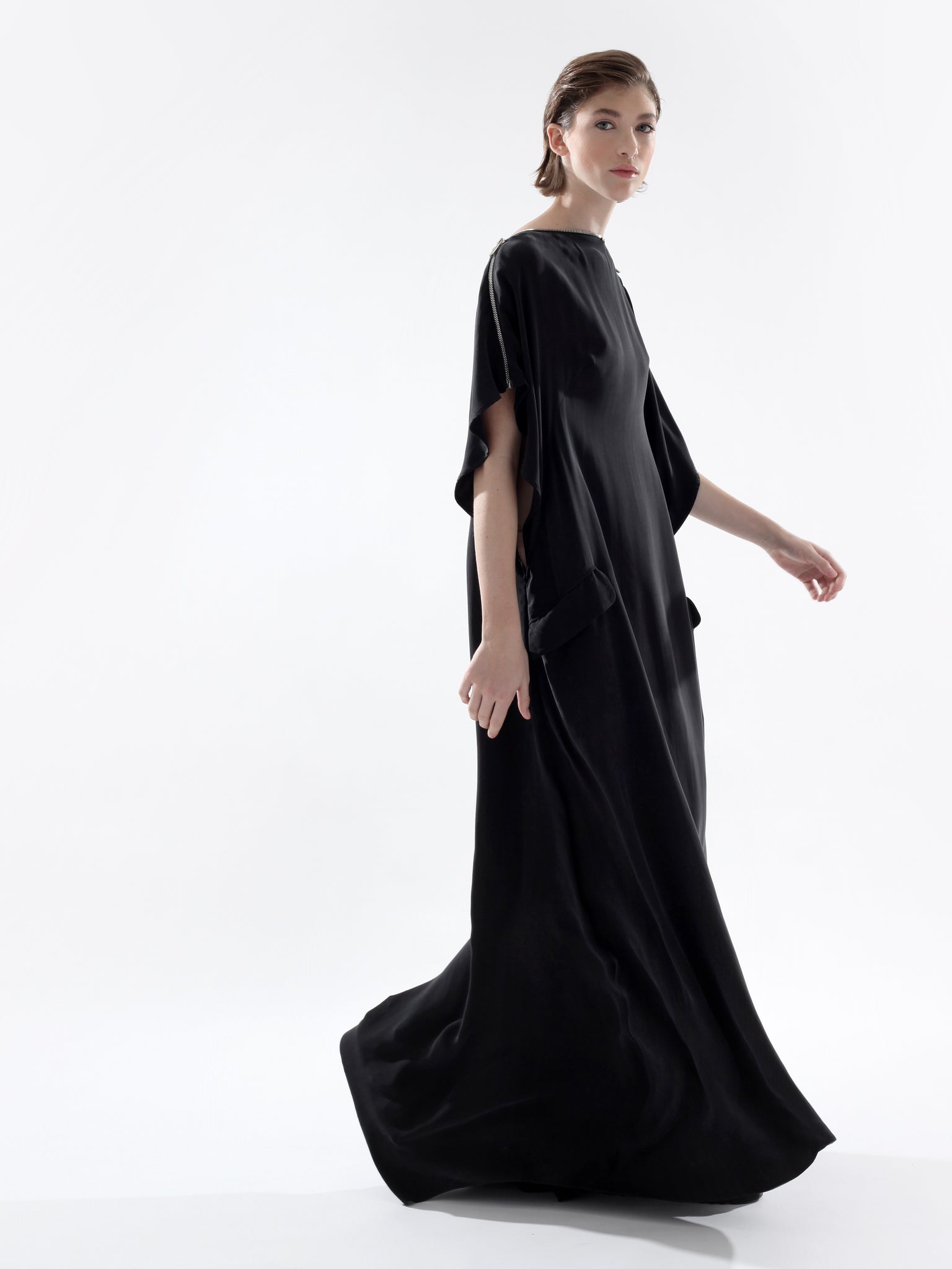 SCULPTED FLOW DRESS