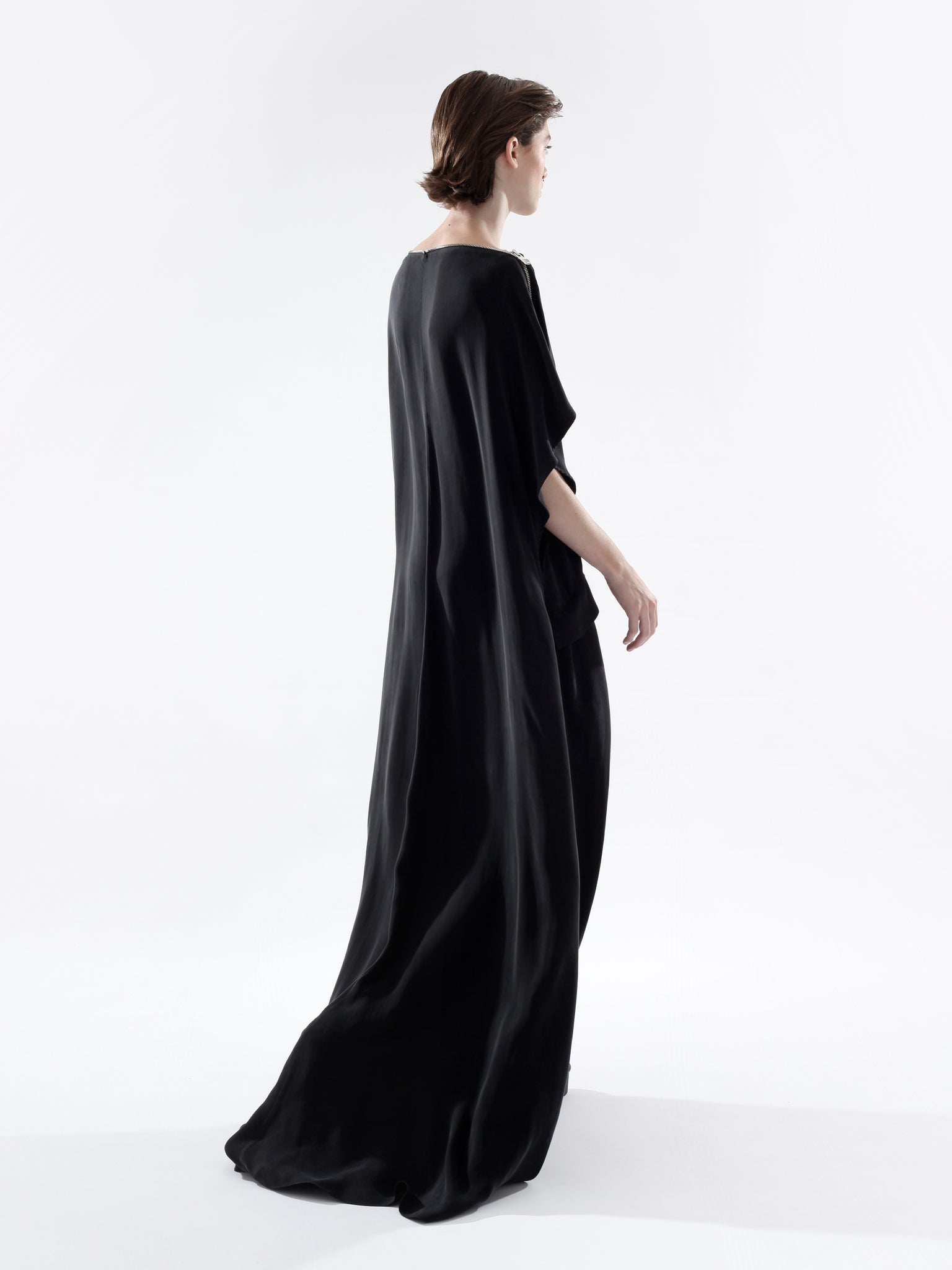 SCULPTED FLOW DRESS